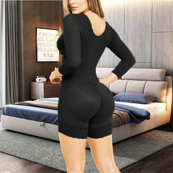 Боди корректирующее с шортами, рукавами и закрытой грудью. Lucita mangas